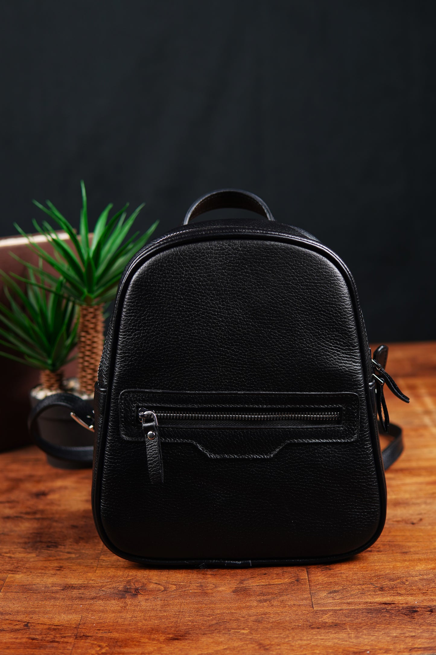 Hakiki Deri Minimal Sırt Çantası
